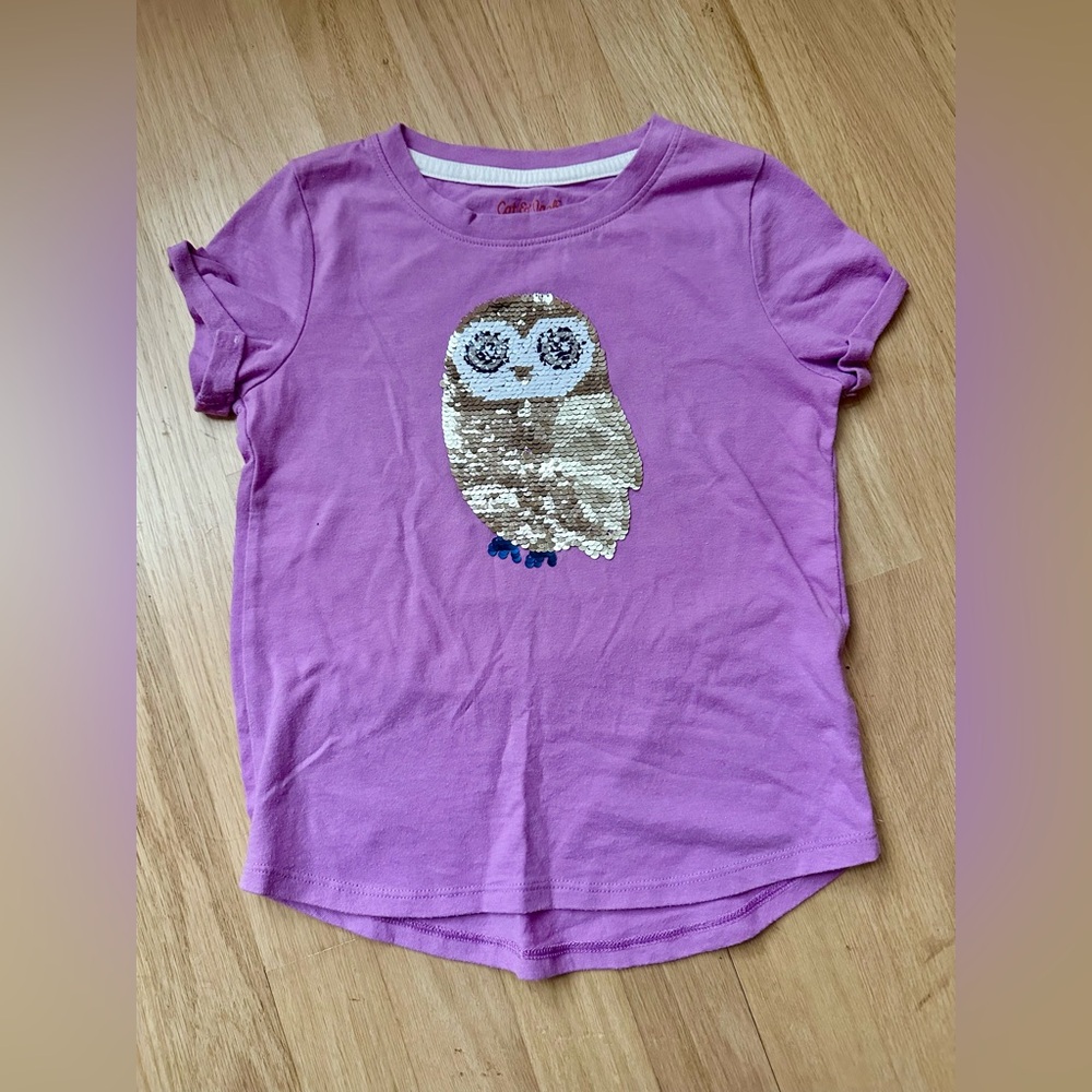 Cat & Jack Purple Short Sleeve Tee with flip Sequin Owl Sz 6